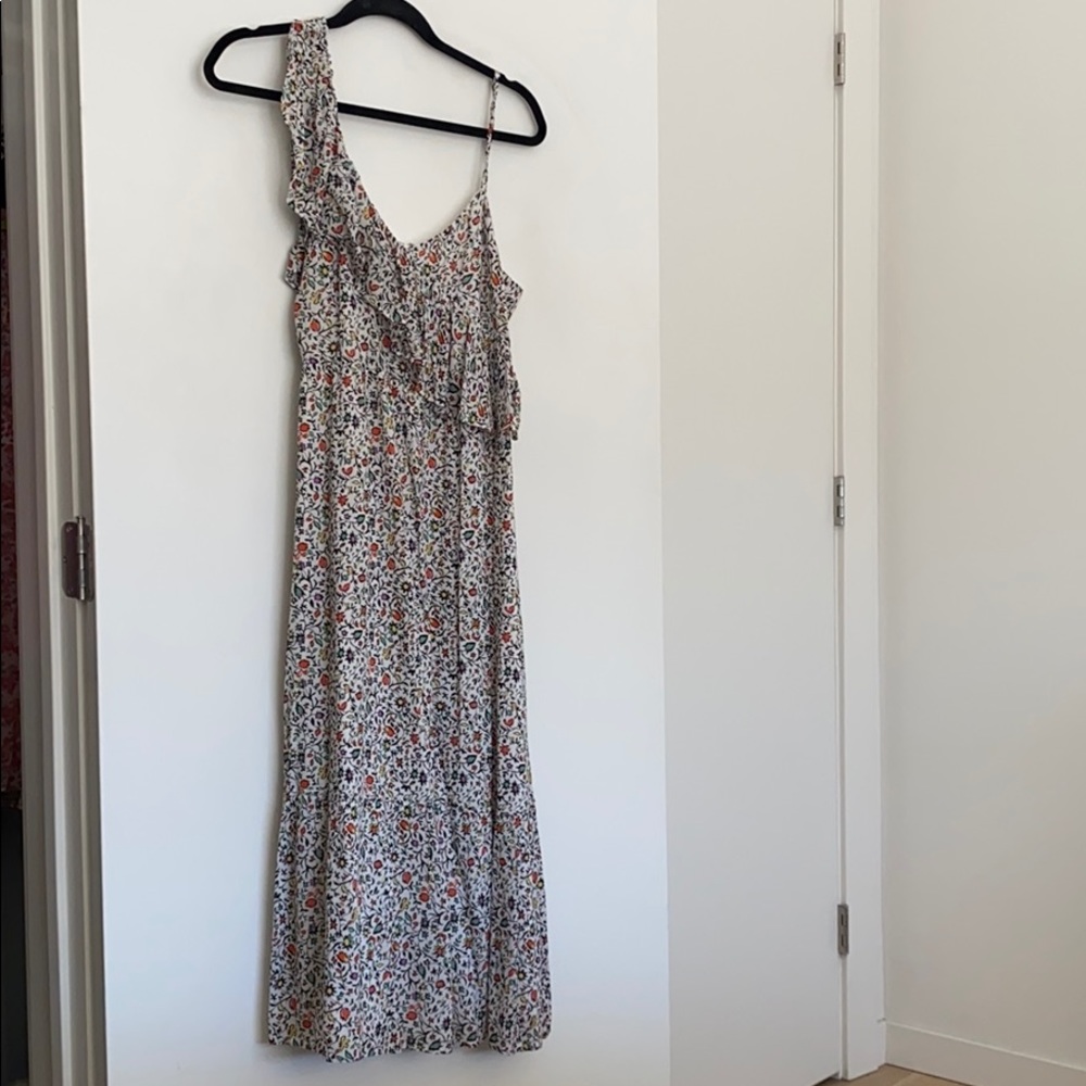 Comfortable dress great for many occasions